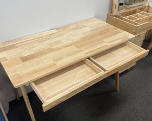 brooklydesk2